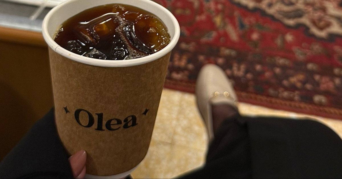 rjawi0's tweet photo. عن ضجيج الناس والمجتمع جاني جفال
كنّ ما ذولا بـ ناسي ولا ذي بـ بلدي
ㅤ
الهروب أحيان نوع من أنواع النضال
لا وطت رجلك طريق الضياع السْرمدي
ㅤ
جيت محتاجك وفيني كلامٍ ما يقال
أتعززّ وأرفع الصوت وأمشي وأعدْي
ㅤ
"حطني في وجه حضنك من صدوف الليال
تايهٍ لا أخطيت من ضمتك وين أغدي ؟ " ؛) https://t.co/HCsYabYVNM
