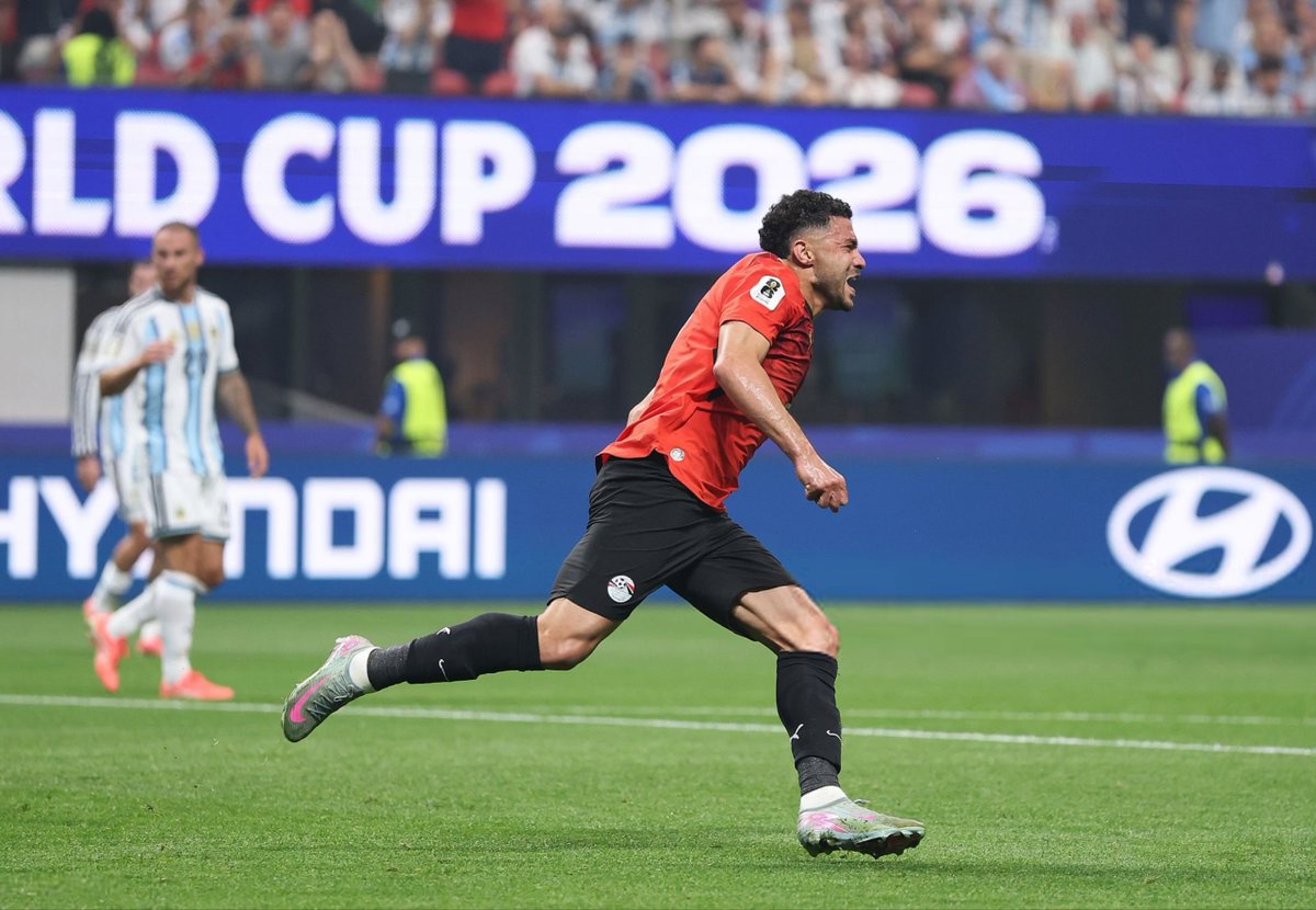 3zza_rakha's tweet photo. احتفال ياسر إبراهيم بالهدف الأول لـ مصر 

مصر 🆚 الأرجنتين https://t.co/DmzO51Vfmc