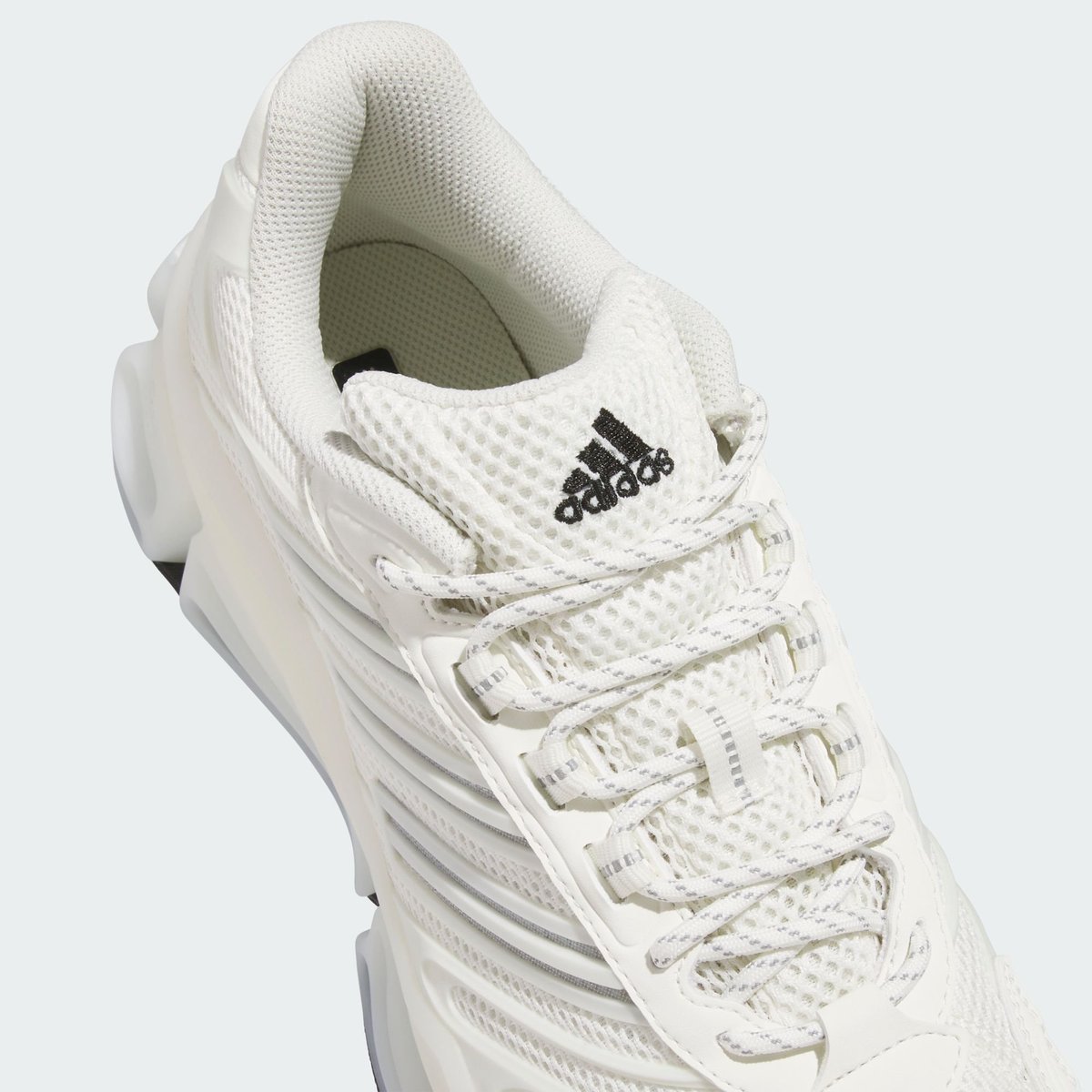 nicekicks's tweet photo. adidas Megarise AG "Cloud White" is a clean look for summer 🌤️

📲 https://t.co/8YQmS9VYuG https://t.co/Szi2WPxRmV