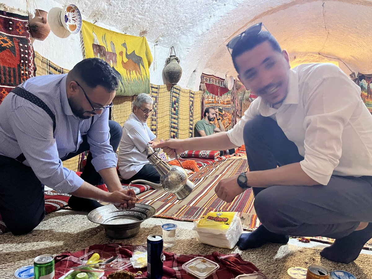 nicolaorlando's tweet photo. لقد سررتُ كثيرا بزيارة مدينة غريان ولقاء رئيس بلديتها، ناصر برشان، وأعضاء المجلسين البلدي والاجتماعي، وممثلي جامعة غريان، ومنظمات المجتمع المدني، والأعيان المحليين، وقيادات نسائية، وجهات معنية من مختلف القطاعات.

أجرينا نقاشًا مفتوحًا وبنّاءً حول الفرص والتحديات التي تواجه غريان والبلديات المحيطة بها، وكيف يمكن للاتحاد الأوروبي مواصلة دعم جهود التنمية المحلية.

أكدتُ مجددًا التزام الاتحاد الأوروبي بالعمل بالشراكة مع السلطات الوطنية والمحلية، والمجتمع المدني، والأوساط الأكاديمية لتعزيز التنمية الشاملة، ودعم الحوكمة المحلية، وخلق فرص تُحسّن حياة الناس اليومية.

انا وفريقي ممتنون كثيرا لكرم الضيافة الذي حظينا به طوال زيارتنا. وسررنا خاصة بفرصة استكشاف تراث غريان العريق، وبيوت الداموس التقليدية، وزيارة ورشة عمل تُبرز تقاليدها العريقة في صناعة الفخار، وبالطبع، الاستمتاع بتناول البازن اللذيذ.