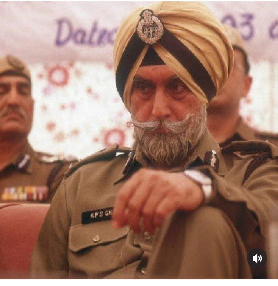 mrsurendra's tweet photo. KPS Gill spent last yrs in Vrindavan looking after cows.
He knew Sikh Granth was one big ode to Shri Krishna, Vedant & Vaishnavism.

His ONLY regret in life was not being sent to Kashmir.

He was confident he’d have eradicated terrorism there as he did in Punjab & reversed the exodus of Kashmiri Hindus 

Alas..