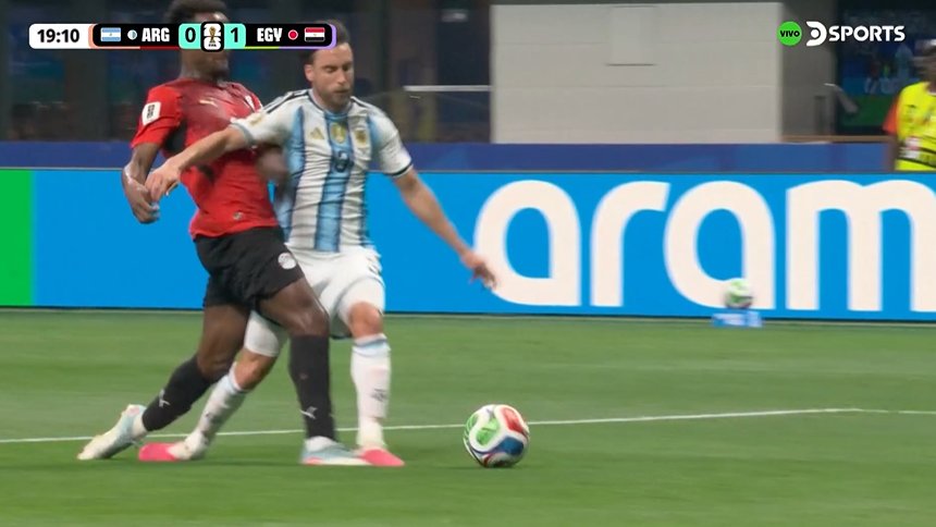 Punko_01's tweet photo. Otra vez le cobran penal a Argentina por ABSOLUTAMENTE NADA

LA CORRUPCIÓN DE ESTOS TIPEJOS CADA VEZ ES MÁS Y MÁS SUPERABLE 

#CopaMundialFIFA #FIFAWorldCup https://t.co/5cU25FfcHM