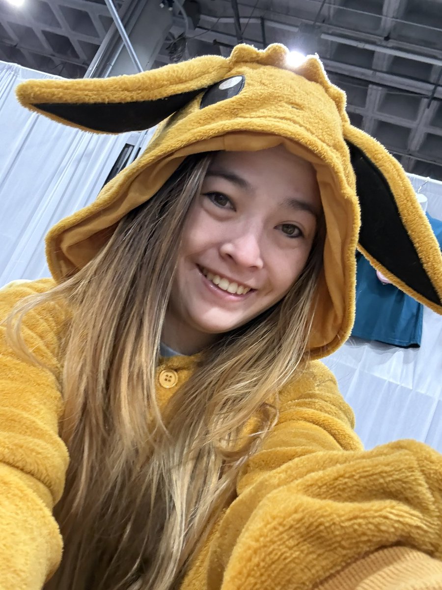 _ItsStrwberry_'s tweet photo. ~ Just Chatting ☀️~
Live on #TikTok @ Itsstrwbery 

&amp; make sure to join the discord and check out all my dono links @ https://t.co/HmNlz1neri https://t.co/rcXMccYxSC