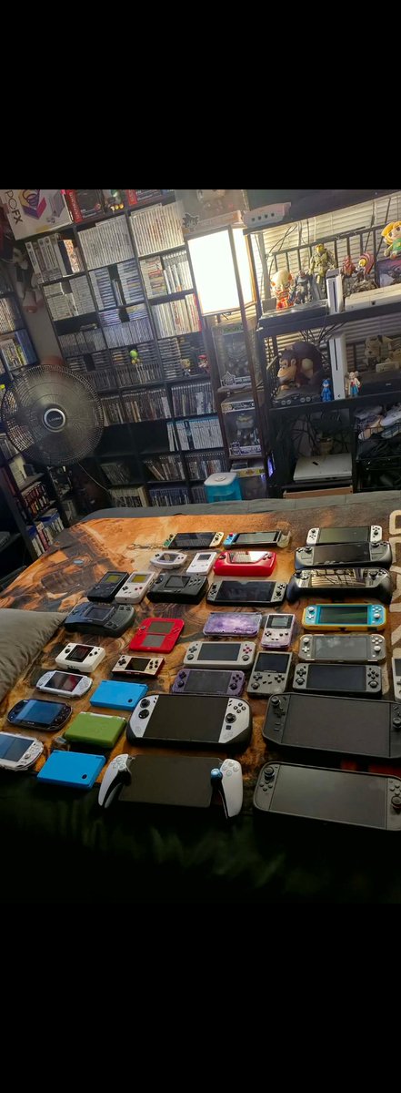 voice187's tweet photo. @PlayStation We won't go away!!! Noooo matter what! #PhysicalMediaMatters https://t.co/XnN6yM4lQJ