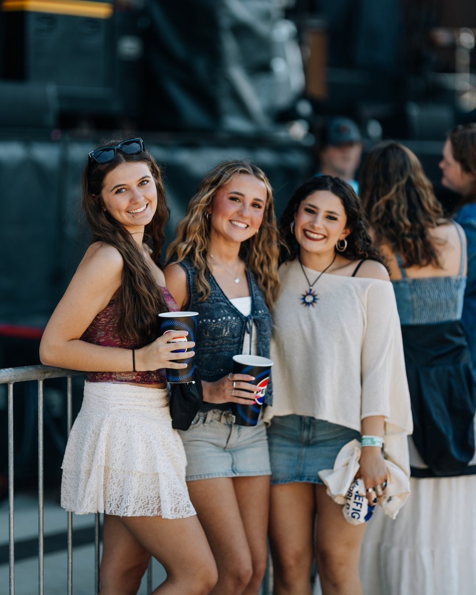 wfconcerts's tweet photo. Don't miss your chance to grab tickets starting at $40 ALL-IN to some of the most anticipated shows at Maine Savings Amphitheater. Sale ends TONIGHT at 11:59pm - hurry!
🎟️ https://t.co/fS6wUNhtvA https://t.co/9D6Lc43Ls7