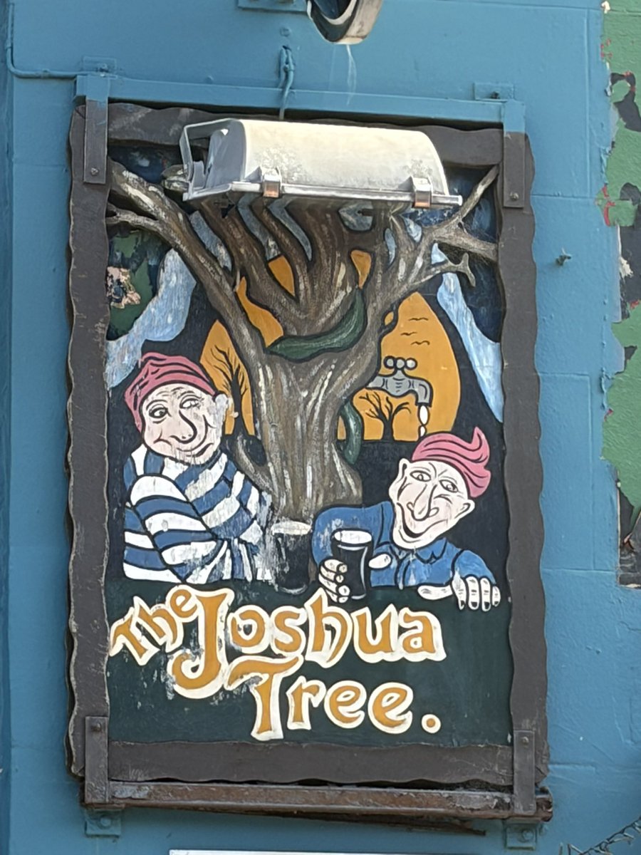 znpsnr's tweet photo. Iste Irlanda’nin en uzun street’i Blarney street ve orada bir pub. https://t.co/C8jsTh12hB