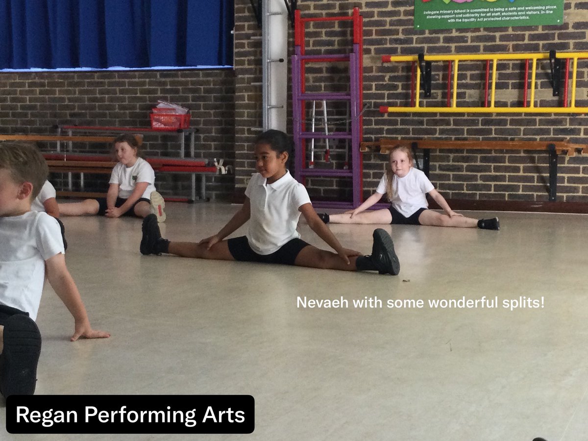 LMace354645's tweet photo. @SwingatePrimary Lions had a brilliant first day of Healthy Living Week. @strive_sport, @MedwayRFC, Reagan Performing Arts. 🦁 https://t.co/Yi6dj9iZuz