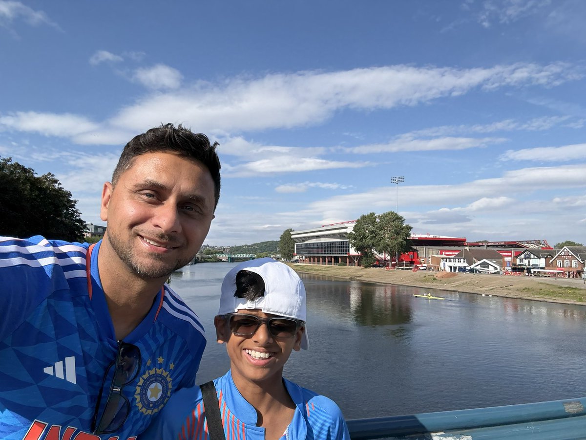Panks80's tweet photo. 24 hours after an all-nighter with my lad cheering on the Three Lions… 🦁🦁🦁🏴󠁧󠁢󠁥󠁮󠁧󠁿

Now we’re off to Trent Bridge to cheer on the Boys in Blue… against England! 🤣🏏🇮🇳

Supporting both with pride. It’s been passed down through the generations.

There’s nothing quite like being a British Indian. ❤️🏴󠁧󠁢󠁥󠁮󠁧󠁿🇮🇳 #india #england #trentbridge #t20