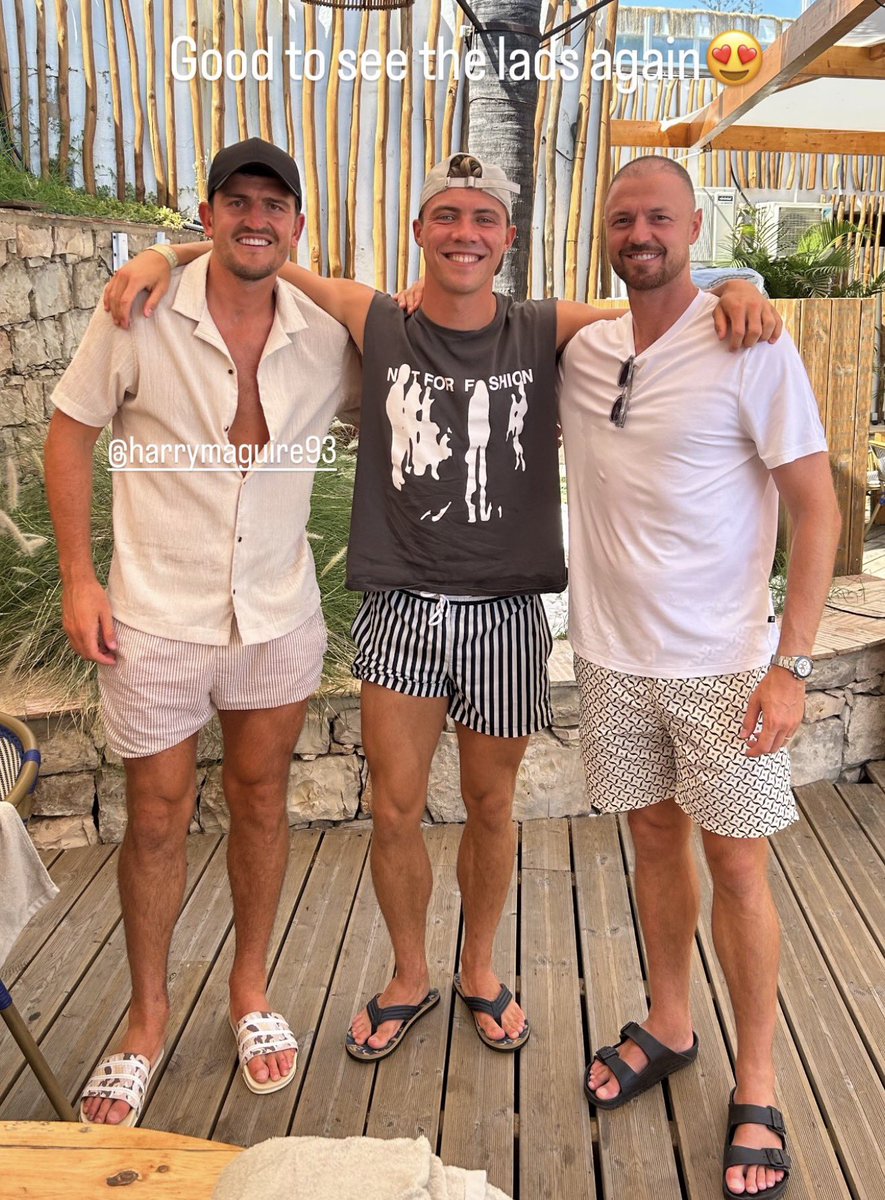 Utdtruthful's tweet photo. 📲 Rasmus Hojlund via Instagram with Maguire and Jonny Evans:

“Good to see the lads again” ❤️ https://t.co/OEEpLiVz9h