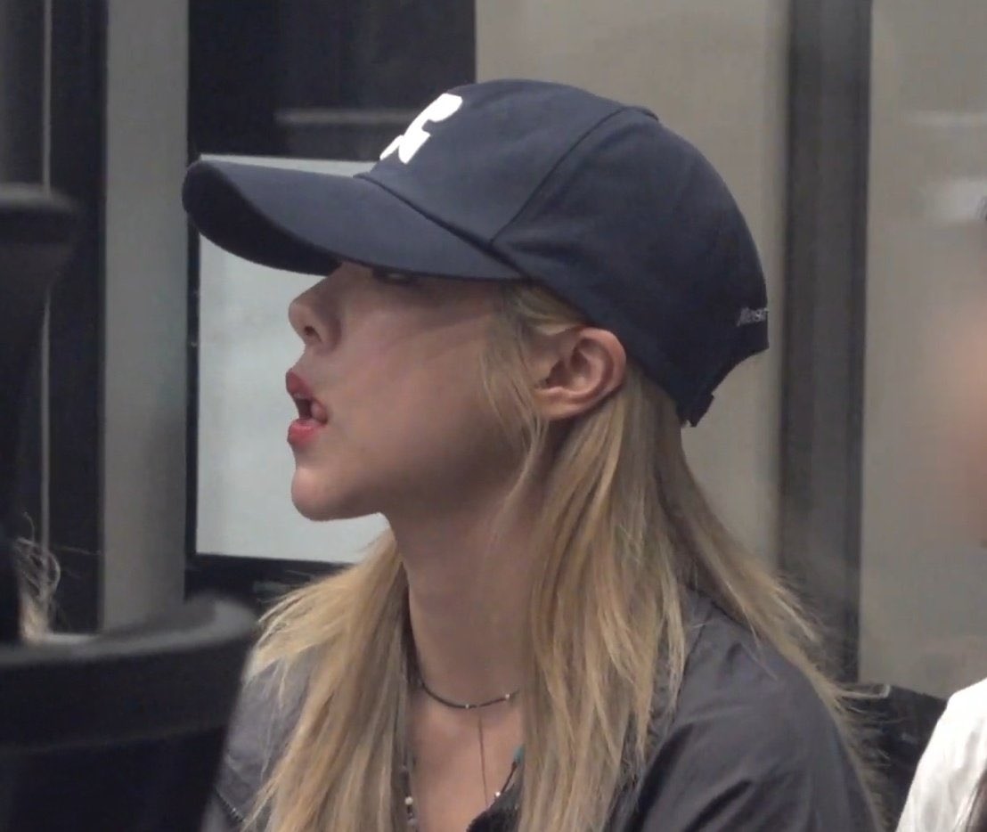 wheein_ggomo's tweet photo. 옆태가 이쁜 여자가 찐인 거 알지 https://t.co/bArtgbqKQU
