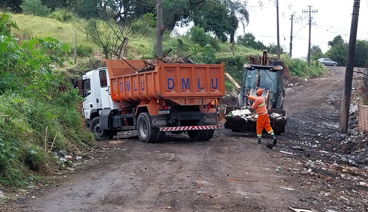 DMLU_POA's tweet photo. Mutirão de limpeza recolhe 70 toneladas de resíduos no bairro Mário Quintana.

Saiba mais: https://t.co/QxpxJQ141M https://t.co/WjoxSynxGs