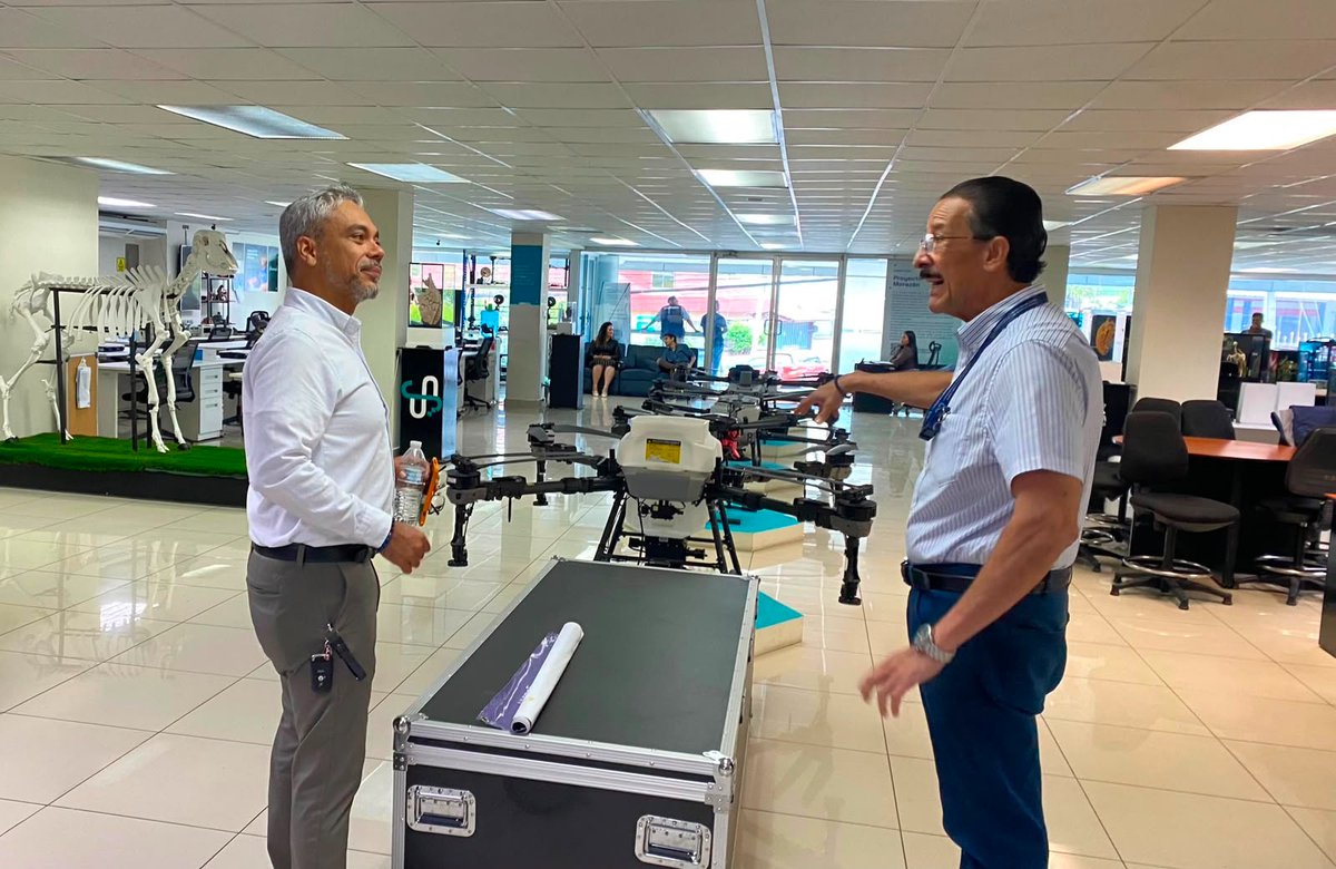 uthavanza's tweet photo. UTH fortalece alianzas para impulsar la investigación, la innovación y el emprendimiento en Honduras.

Nuestro Dir. del Centro de Innovación, Eduardo Posadas, sostuvo una reunión con autoridades de SENACIT/IHCIETI para fortalecer la colaboración y avanzar en proyectos conjuntos. https://t.co/lwaxco5wld