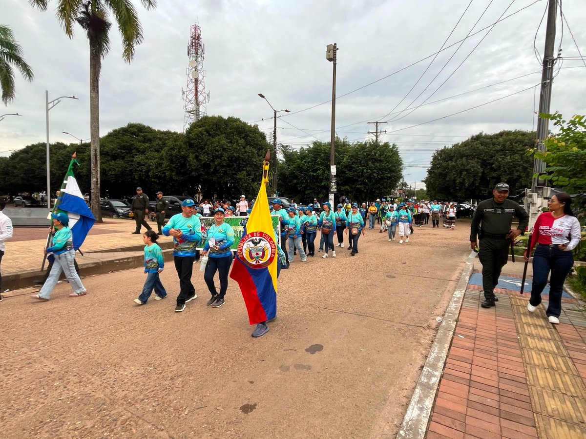 ProteccionPonal's tweet photo. Desarrollamos acciones de acompañamiento en #Guaviare durante el Comité Social Nacional de Caminantes fortaleciendo la integración el intercambio cultural y la sana convivencia entre los asistentes👮💚. https://t.co/KZgyMXVmQ7
