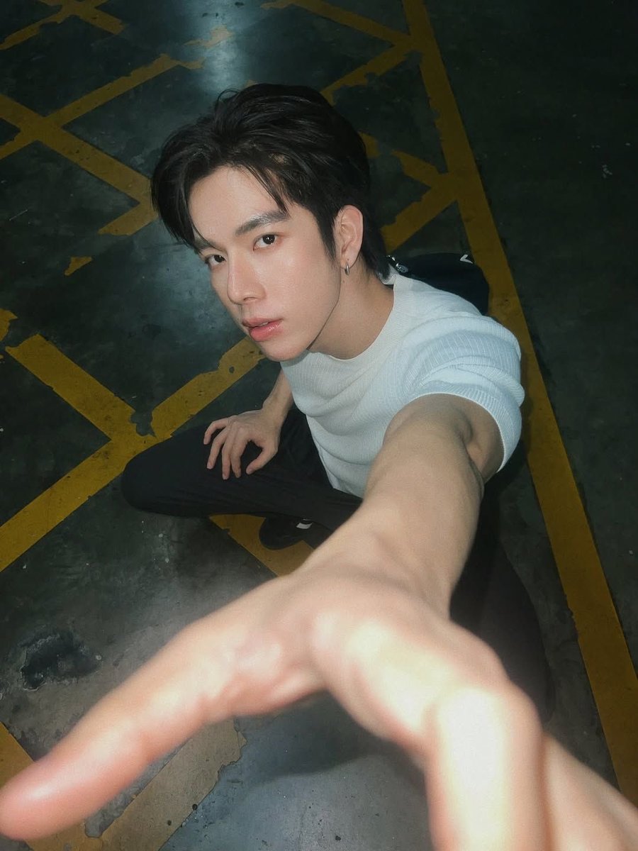 fllyayy's tweet photo. A Few Years Ago,I was only Watching this guy on My Screen . I’m so Happy to have finally met him on  july at kuala Lumpur
 
 💙See you soon, Frank! 💙 Can't wait to meet you at Watsons Beautopia 

#FrankThanatsaran #NutoxMalaysia #NutoxLifteYouth #FrankThanatsaranInKL #WatsonsMY https://t.co/YTs99wawc9