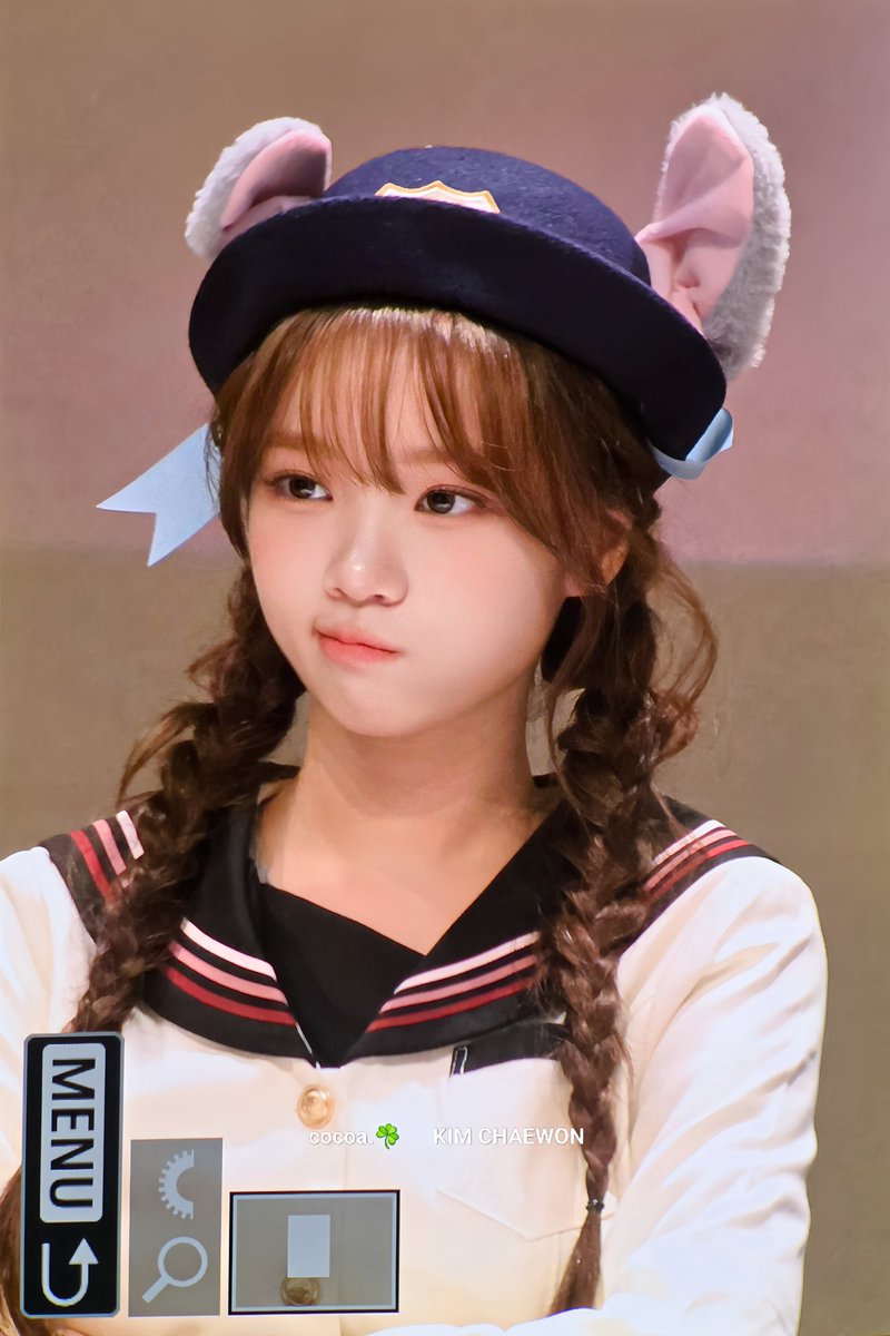 menamcat's tweet photo. 너네 씹존귀가 뭔지 알아?… 씹존귀는 김채원이라는 뜻이야 모르면 외워 https://t.co/S0N40awYaH