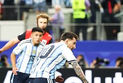 SportJ's tweet photo. 🚨🚨🚨🚨🚨🚨 رقم قياسي في المونديال !

🇦🇷 الأسطورة ليونيل ميسي يصبح أكثر لاعب سدد ركلات الجزاء عبر تاريخ كأس العالم ( 8 ركلات جزاء )

✅ سجل 4 ركلات جزاء
❎ أهدر 4 ركلات جزاء

#مصر_الأرجنتين https://t.co/khQ0nmp4oW