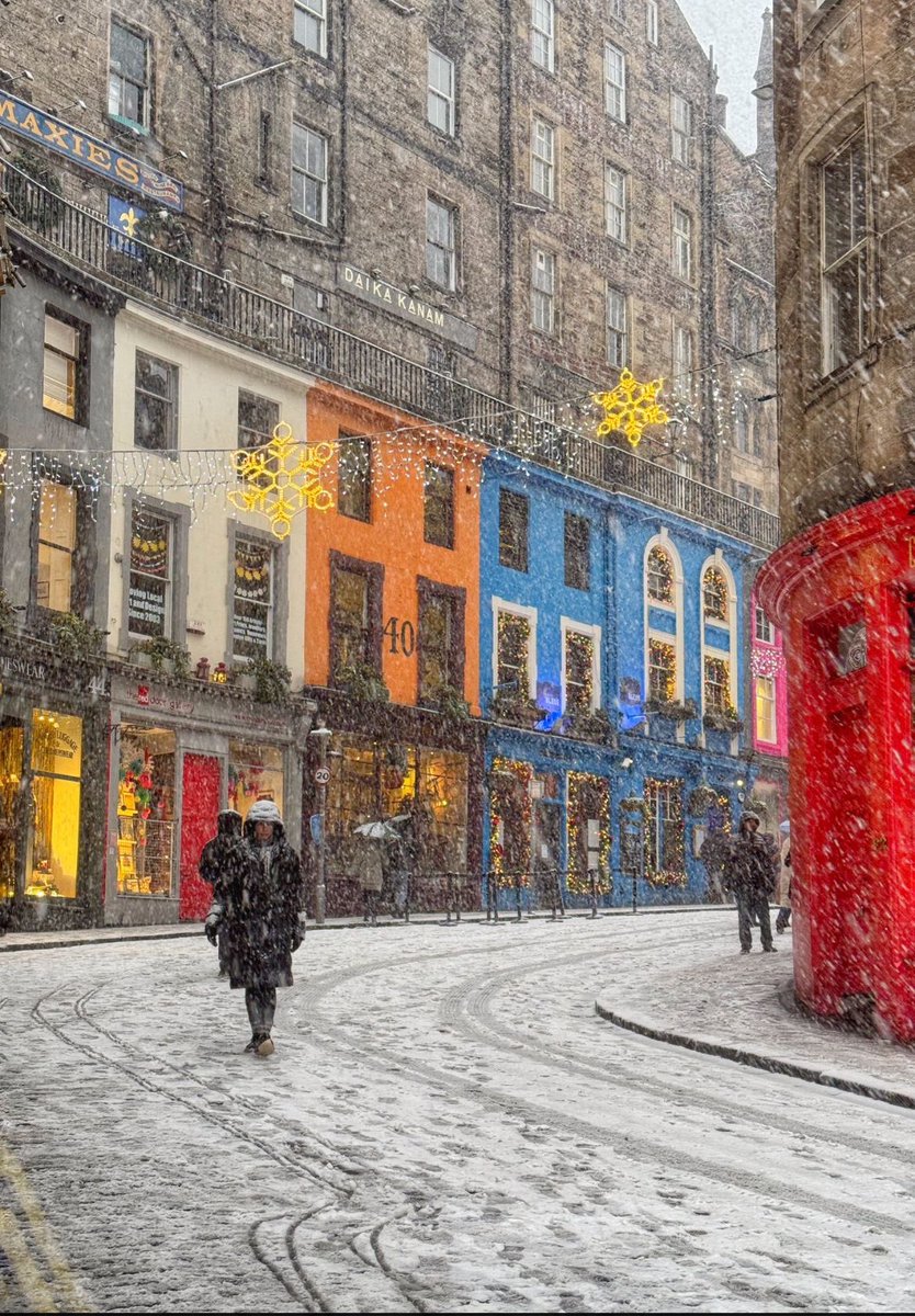 archi_tradition's tweet photo. Edinburgh during winter is on another level. https://t.co/5Evt5ZbIUb