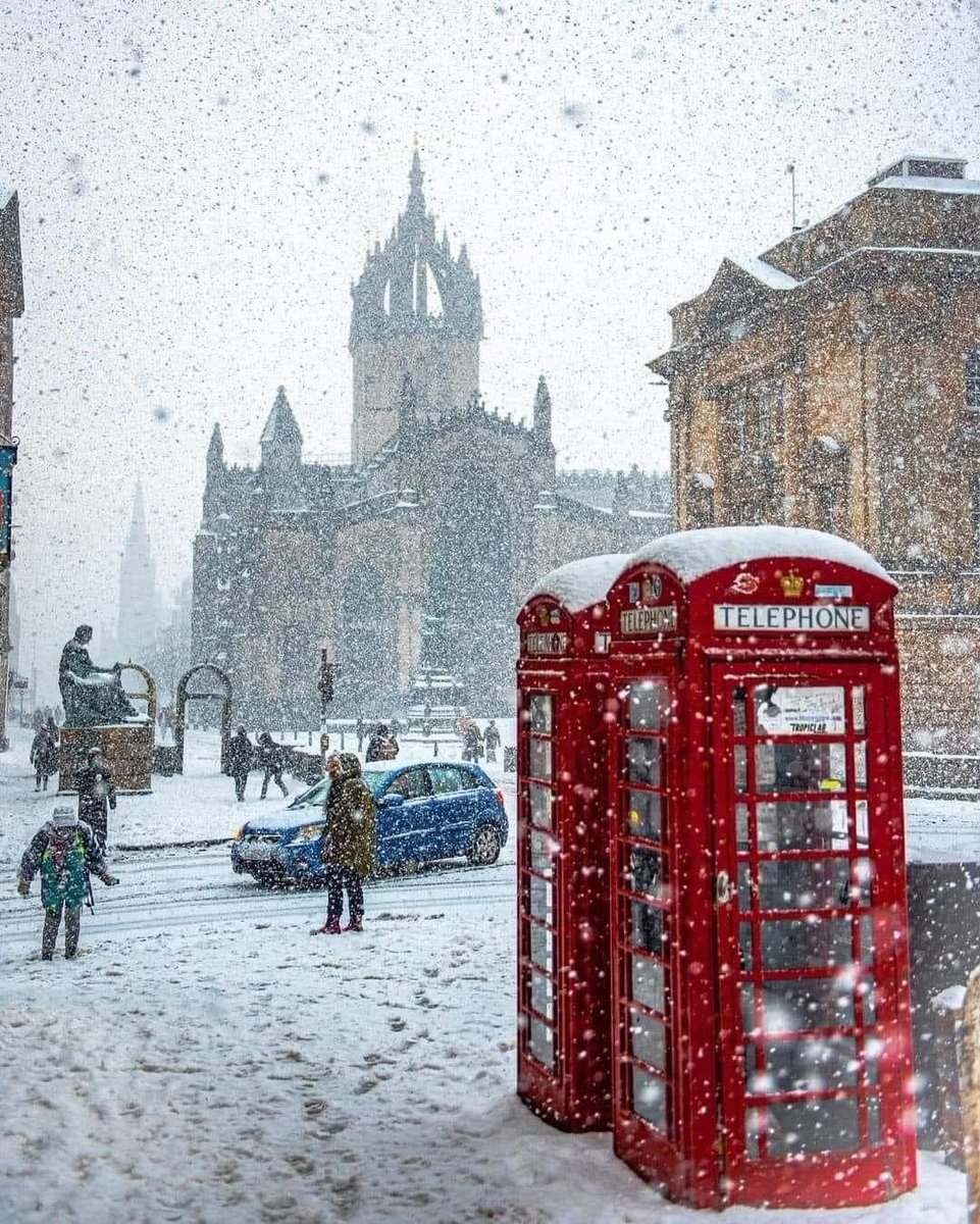 archi_tradition's tweet photo. Edinburgh during winter is on another level. https://t.co/5Evt5ZbIUb