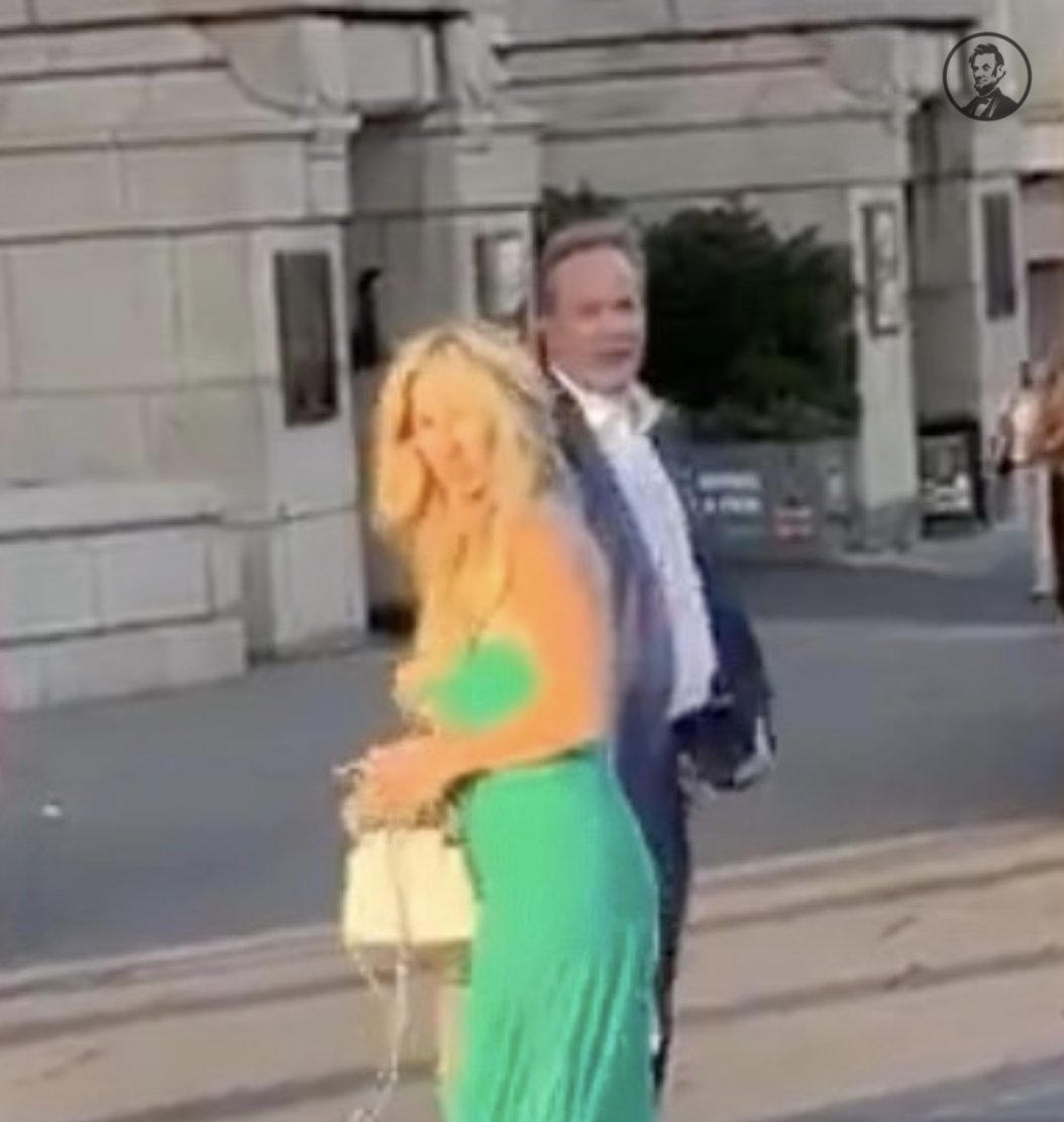 ProjectLincoln's tweet photo. POV you just saw a ghost, or your wife. 

👀@KenPaxtonTX https://t.co/KslErkTX5H