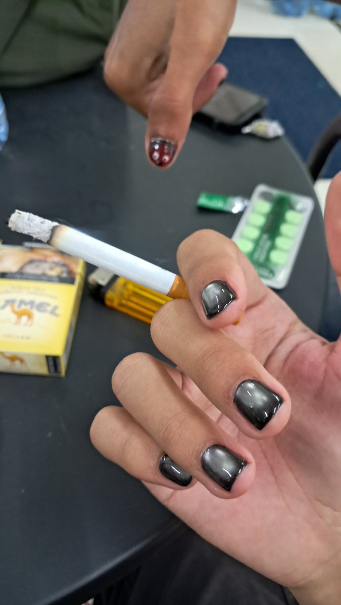 mtskcnuuy's tweet photo. Nails looking good https://t.co/xZEFGzZqr1