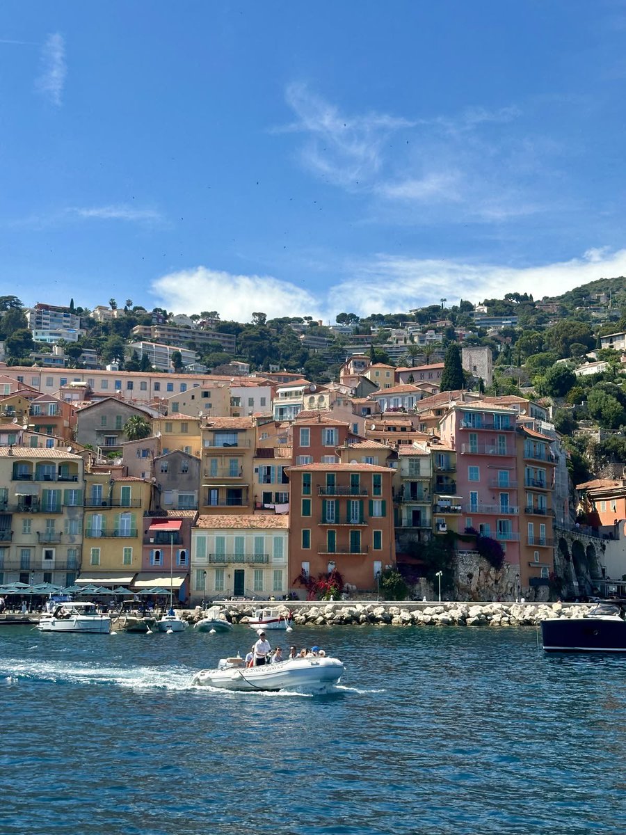 vistaaura222's tweet photo. Nice, France https://t.co/3eiboQkCOE