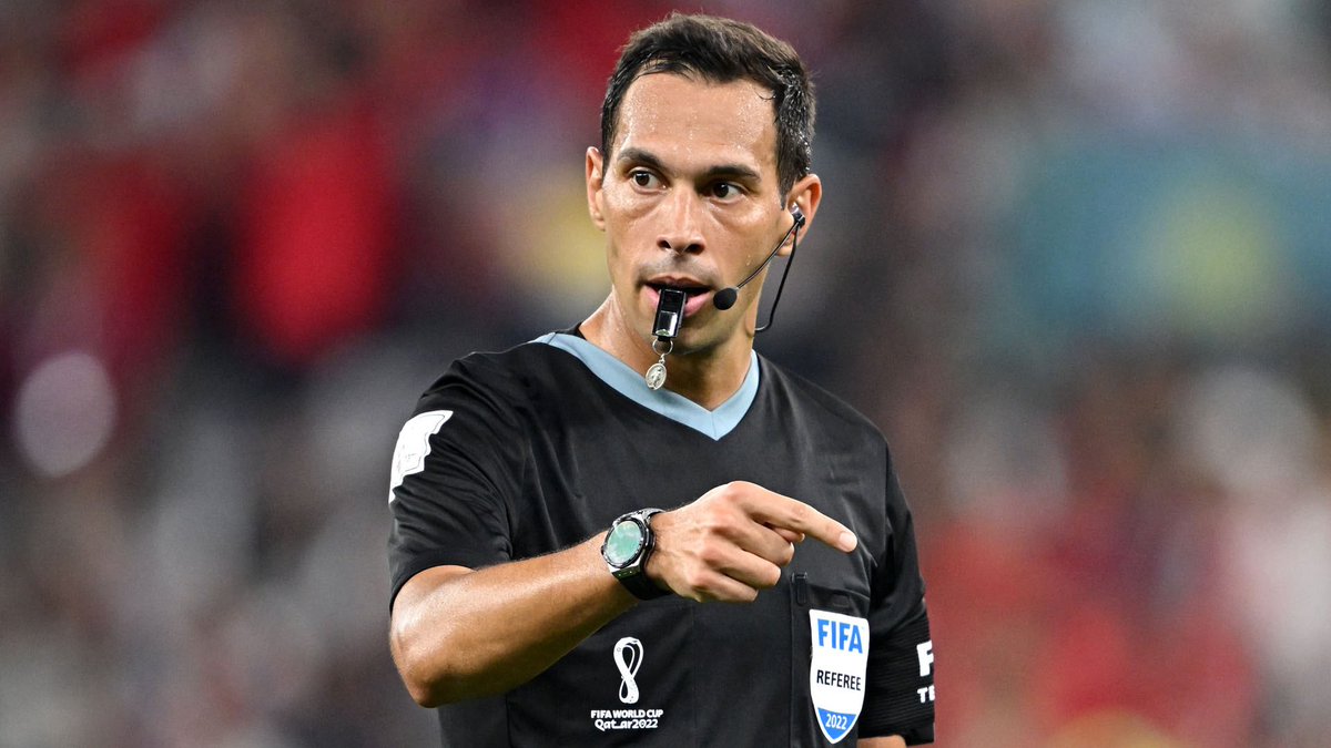 _BeFootball's tweet photo. On en pense quoi de ce choix ? 🤨

Simple hasard ou réponse de la FIFA aux plaintes des Argentins pour « rééquilibrer » ? https://t.co/csfi348AW4