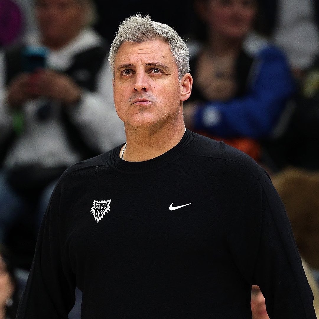 LegionHoops's tweet photo. Blazers head coach Micah Nori:

“Jrue did tell me if he was on one of our Minnesota teams the last three years — any of those teams — we would have won a championship.”

(via @BlazerFreeman) https://t.co/CtXcmXmAU5