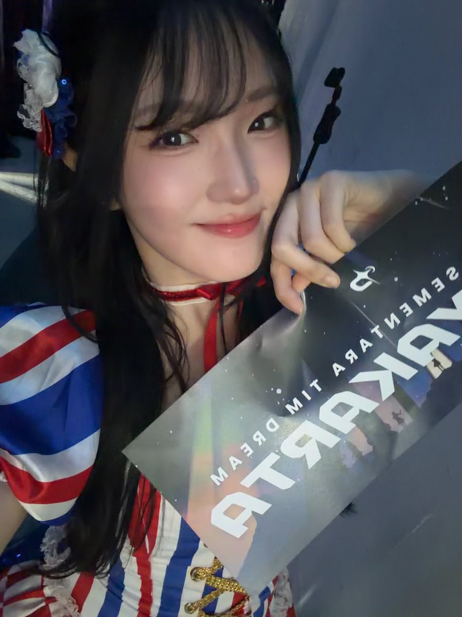 Delynn_JKT48's tweet photo. yeyyy thankyou so much jogja day 2!! ❤️‍🔥🙌🏻 https://t.co/Z85v9IrUXe