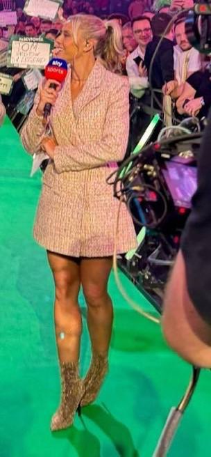 sexyirishukslut's tweet photo. Is anybody a fan of the unbelievably sexy Emma Paton? 😈😈😍😍
She always looks unbelievable whether she is presenting the darts or just on sky sports news 😍😍#horny https://t.co/CSqZWGIylJ