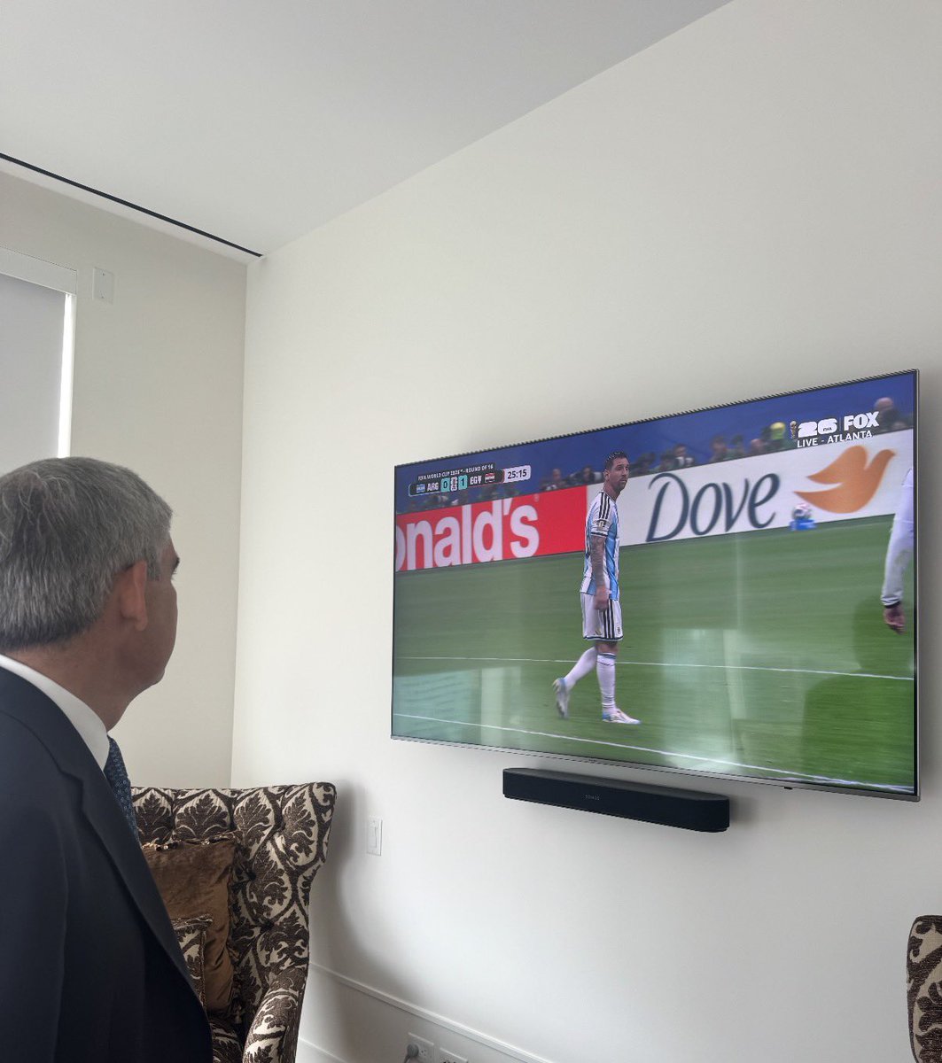 elerianm's tweet photo. I'm tearing up ... and we are only some 20 minutes into the game!
#egypt #argentina @FIFAWorldCup @fifacom_ar https://t.co/zeqIdpjNiB