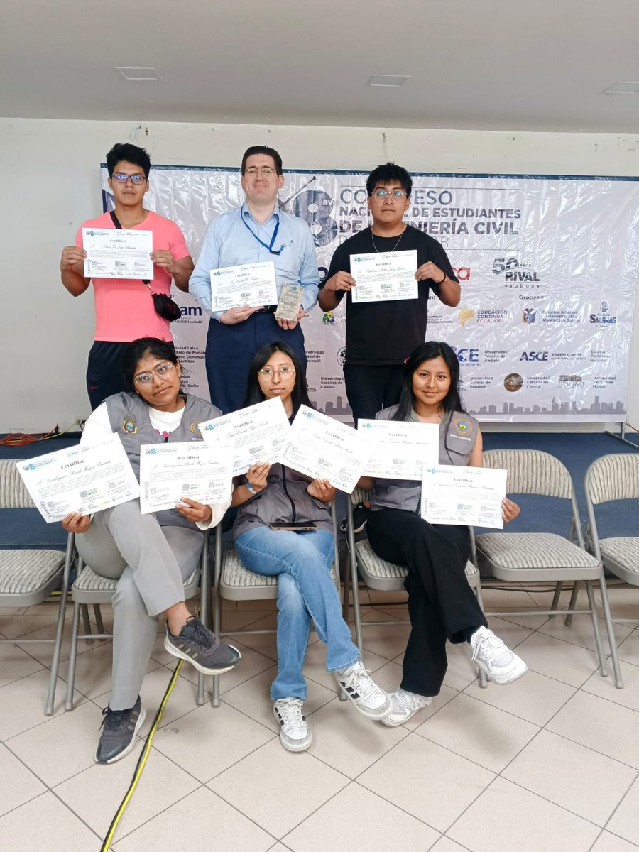 fingca_uce's tweet photo. Nuestras estudiantes de  la Carrera de Ingeniería Civil Myriam Uchubanda, Alison Tipas y Mayra Yanchaguano obtuvieron el 🥇 Primer Lugar en el Concurso de Puentes del VIII Congreso Nacional de Estudiantes de Ingeniería Civil del Ecuador, representando con excelencia a la UCE. 👏 https://t.co/yXZ1UycxWU