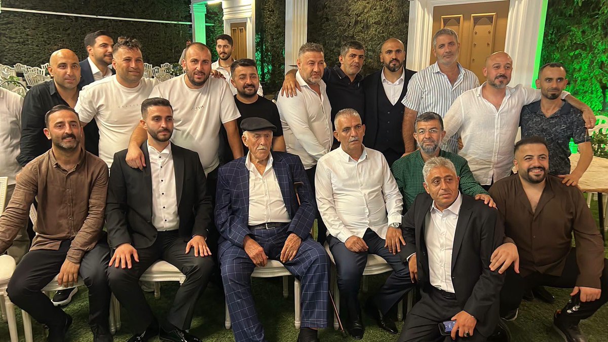 MusilderBursa's tweet photo. Hemşerilerimiz "Kazan ve Aytaç" ailelerinin en mutlu günlerinde yanlarında olduk, mutluluklarını paylaştık. İsmail ile Hanife  kardeşlerimize iki cihan saadetleri diliyoruz. https://t.co/p4rnbuNqot
