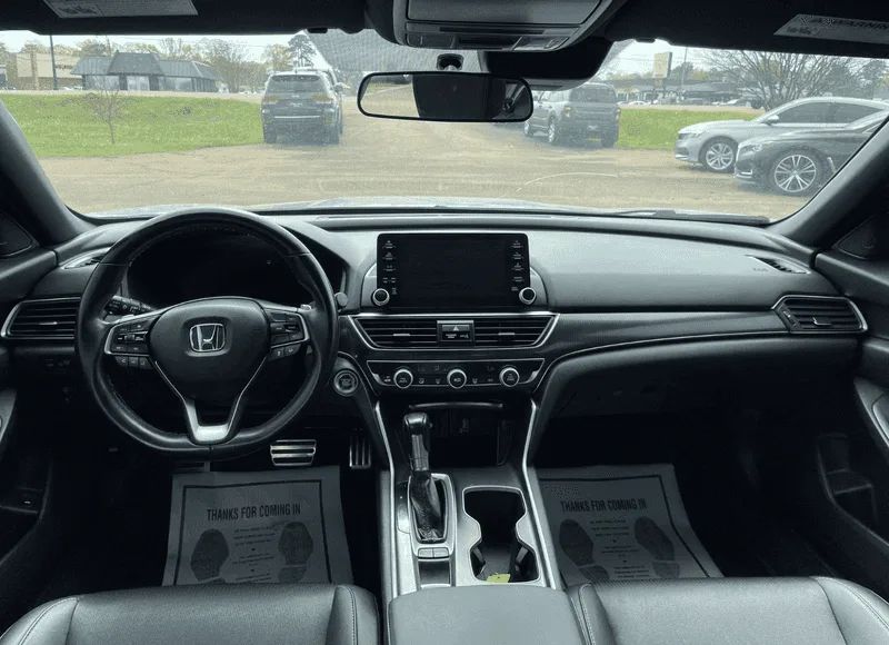 southernImport's tweet photo. 🚨 ¡HONDA ACCORD DEPORTIVO! 🚨
Honda Accord Sport 2020

✨ Color Plata
🏎️ Motor Turbo 1.5L
📱 Apple CarPlay y Android Auto
📷 Cámara de Reversa

¡Opciones de Financiamiento en Casa Disponibles! 👇
https://t.co/TVyuxtIE4b
#AutosUsados #Mississippi https://t.co/W6EA4JQxEb