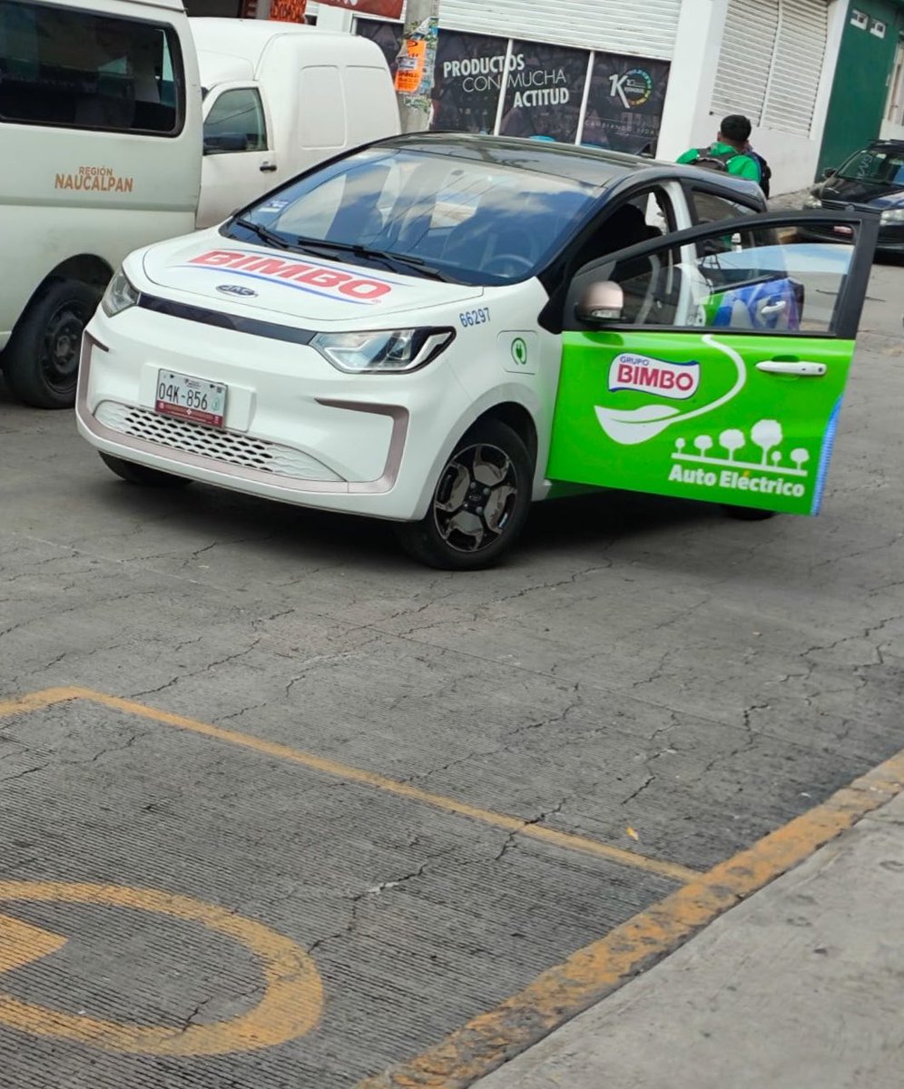 mxnxcx666's tweet photo. Esas estacionadas qué 😒 @BimboMx https://t.co/iRd0YZtqL2