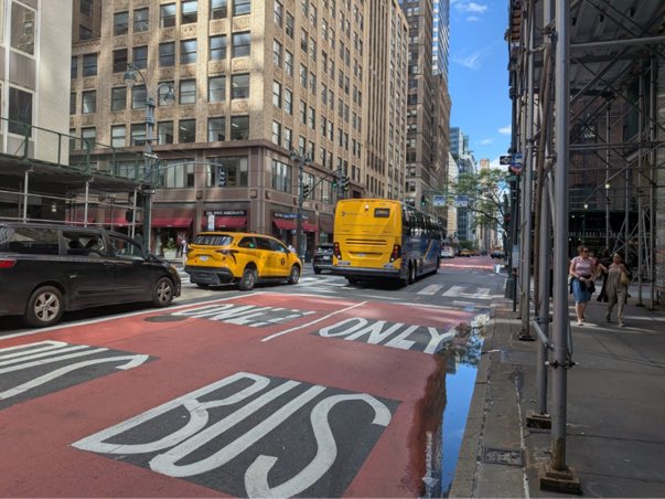 NYCMayor's tweet photo. We rolled out the red carpet for buses on Madison and Lexington Avenues. The result? 150,000 New Yorkers have faster daily commutes. Fast and reliable buses now cruising along an avenue near you. https://t.co/RUnxbHz9r2
