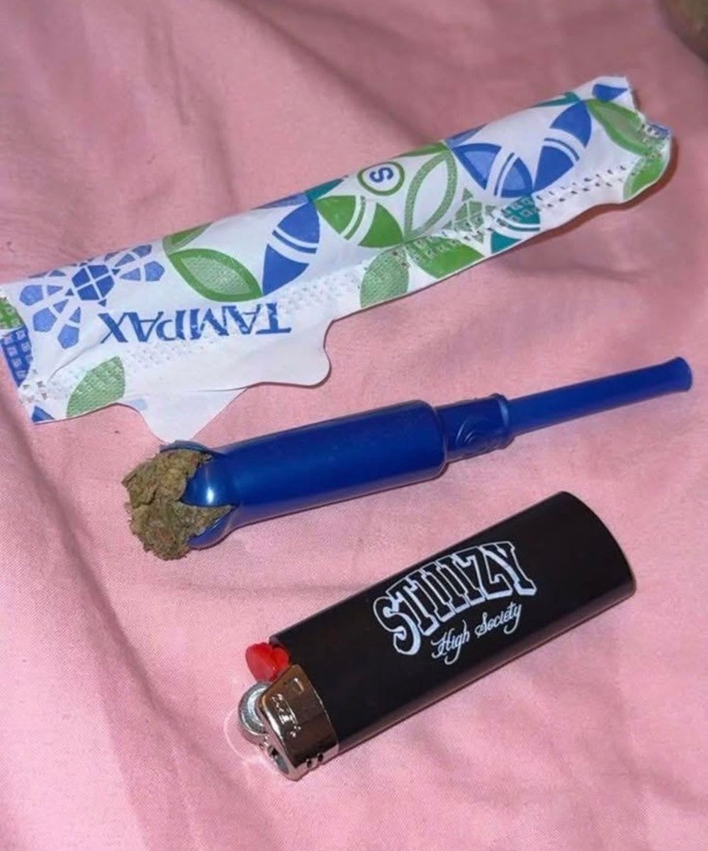WeedPorns's tweet photo. Where there’s a will there’s a way https://t.co/6bx33zKi7C