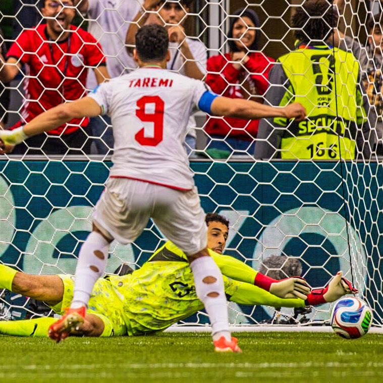 eurofootcom's tweet photo. 🚨🇪🇬 Mostafa Shobeir (26) has saved TWO penalties at the World Cup! 🧤

✅ Penalty save vs Taremi
✅ Penalty save vs Messi

Great debut World Cup campaign from the Egypt goalkeeper. ✨ https://t.co/04y1N1lI3V