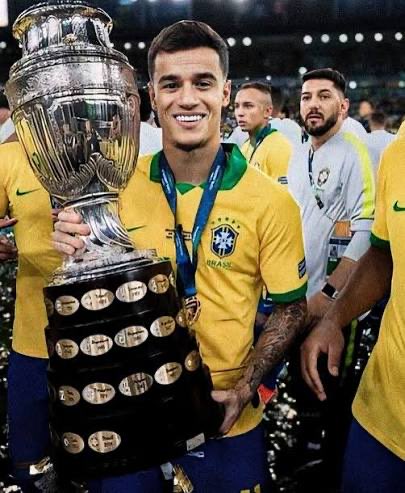 CRFJames's tweet photo. @santosmagico O Coutinho aí sem o Neymar kkkkkkkkkkk https://t.co/Wx7JXeBVXy