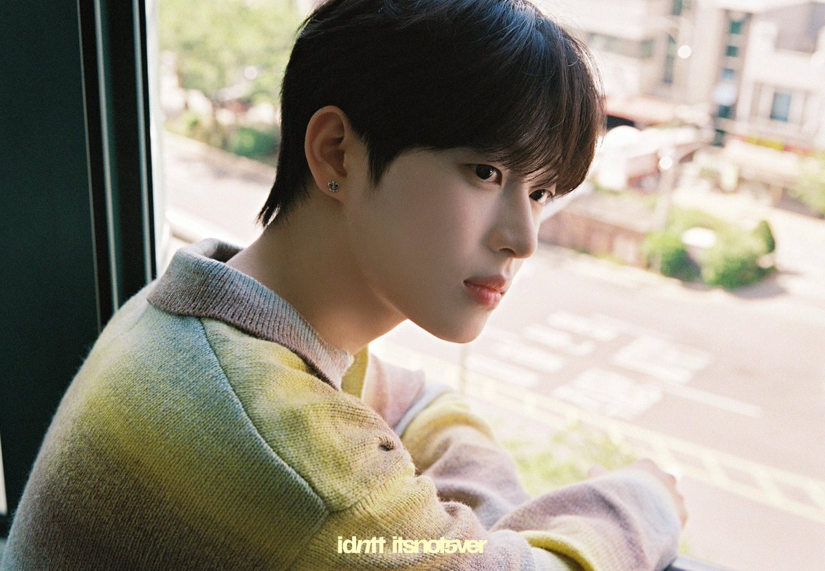 denlimanjy14's tweet photo. 아이덴티티 <itsnotover>
컨셉 포토 라이트 하트 버전 - 데이
#한예준 CUT 💜

#idntt #아이덴티티
#yesweare #hanyejoon https://t.co/KwFwiLyqRp