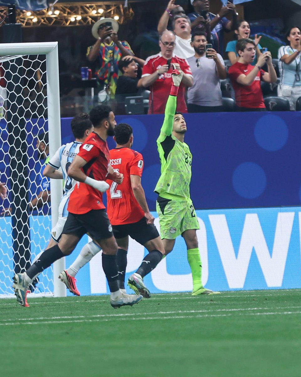 EFA's tweet photo. أوفا هنا 🧤🇪🇬🔝 https://t.co/PV2H7SMkqE
