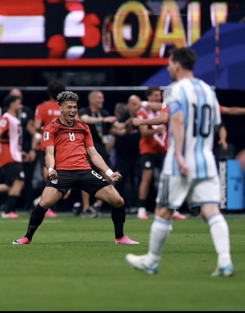 Outfooball's tweet photo. A U  R A https://t.co/Rd0jjd26fU