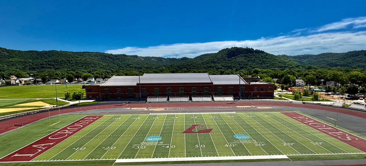 UWLEagleFB's tweet photo. Not a better backdrop in #d3fb https://t.co/6jE4ak96lg