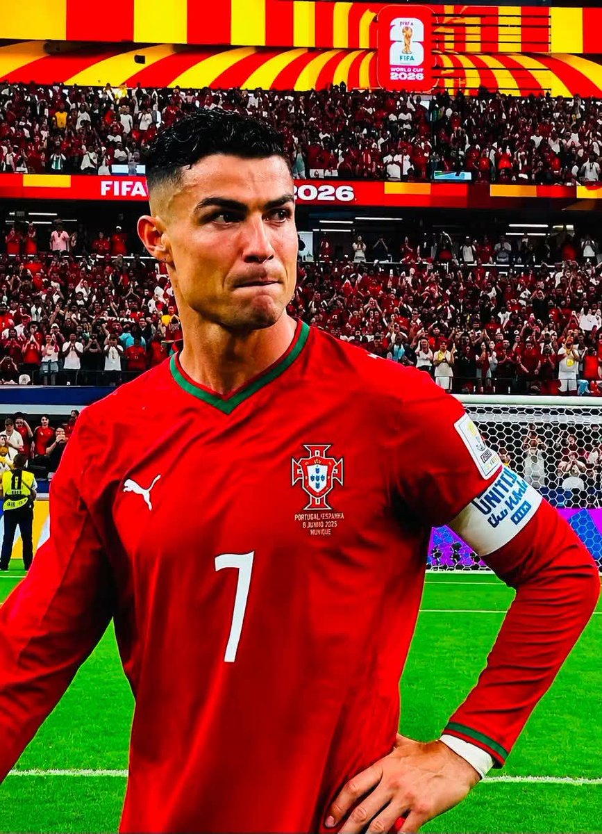SyedShahfaiz1's tweet photo. You're still G.O.A.T ⚽
The World Loves you ❤️
Thank you so much @Cristiano 👑 
#CristianoRonaldoIsBiggerAndGreaterThanTheWorldCup #Fifa #FootballLegend @selecaoportugal https://t.co/Mm7ecq6Qfe