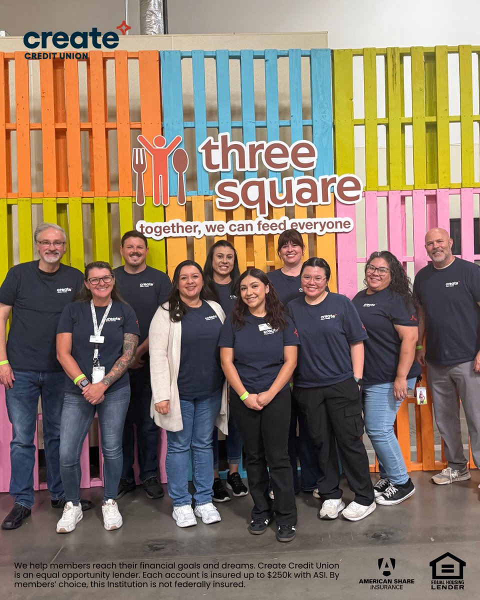 CreateCreditU's tweet photo. Giving back is at the heart of who we are. We're grateful for the opportunity to support @ThreeSquareLV. Our #TeamCreateCreditUnion was proud to roll up our sleeves, lending a hand both in and out of the kitchen to help make a difference.
#TeamTuesday #CommunityFirst https://t.co/1PH1VdAFX3
