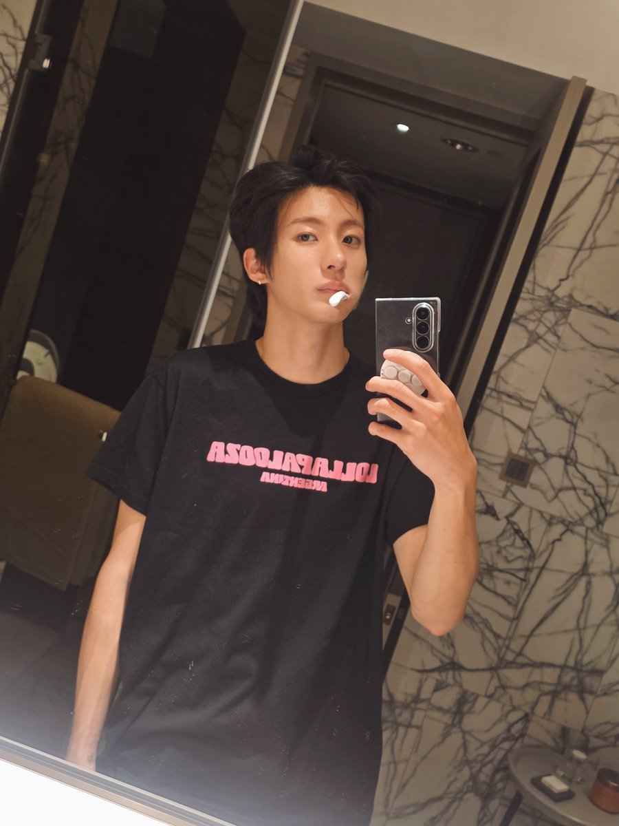 antonnlie's tweet photo. Make sure to brush your teeth 😬🪥 https://t.co/RIwnChOkeJ