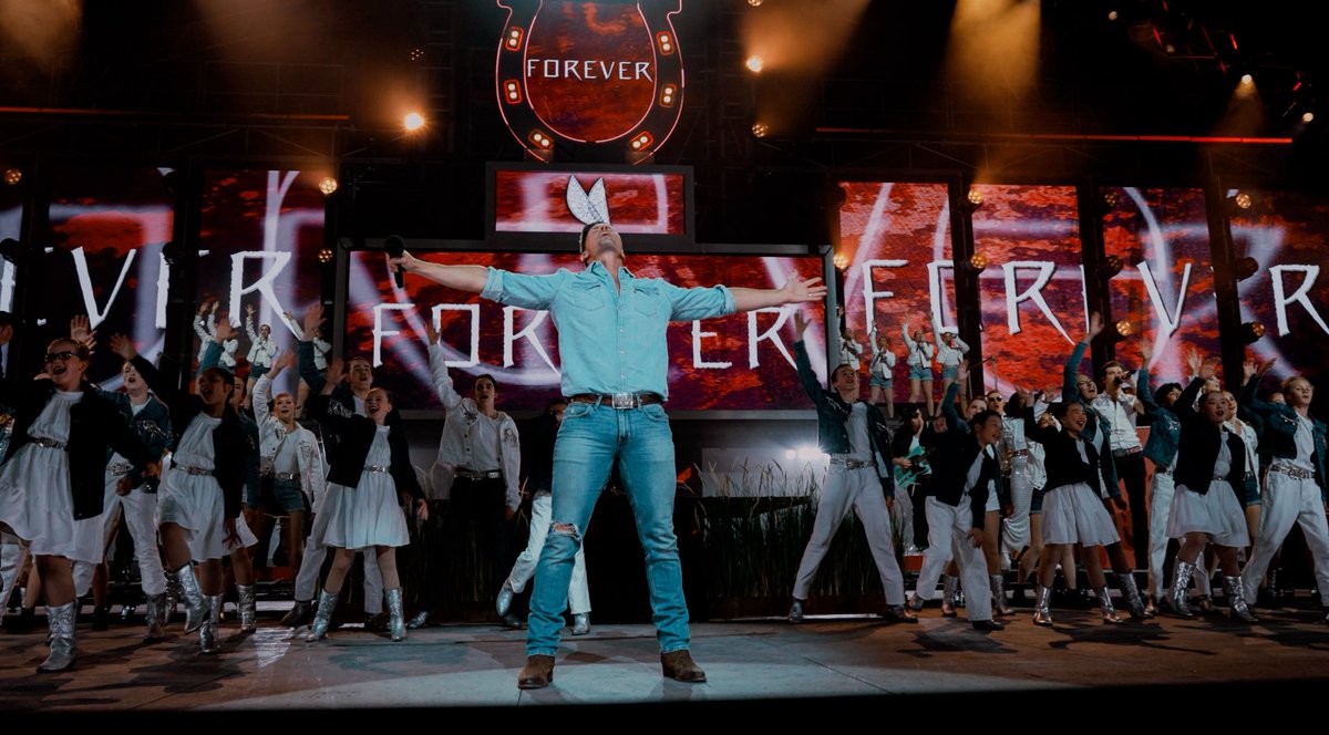 HIGHVALLEY's tweet photo. Definitely the coolest stage we’ve ever performed on and we get another 6 days on it!! Love watching the rodeo every night before our show.   Who’s coming to see us at the @calgarystampede ? 

📷 @ThisIsCodi https://t.co/J5c6k4jATB