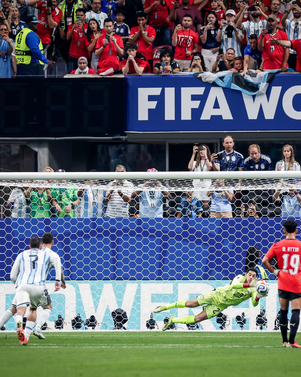 officialiamwfa's tweet photo. Messi just missed a penalty against Egypt… would Ronaldo have buried this one?

Ronaldo’s only missed ONE penalty in World Cup history. Messi’s now missed 4 of his 8.
So who do you trust more from the spot when it matters?

#Ronaldo #ArgentinaVsEgypt #FIFAWorldCup #WorldCup2026 https://t.co/THJFqLPgRq