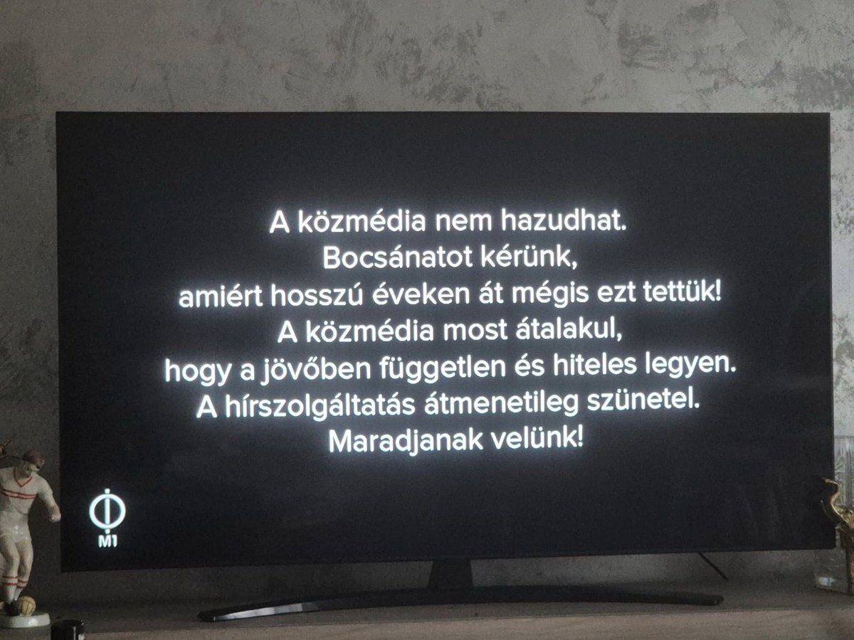MirkoPoledica78's tweet photo. Javni medijski servis ne sme da laže. Izvinjavamo se što smo to ipak činili dugi niz godina! Javni medijski servis se sada menja kako bi ubuduće bio nezavisan i verodostojan.

Informativni program je privremeno obustavljen. Ostanite uz nas!

Mađarska, upravo sada 👇 https://t.co/VCw2l5bVup