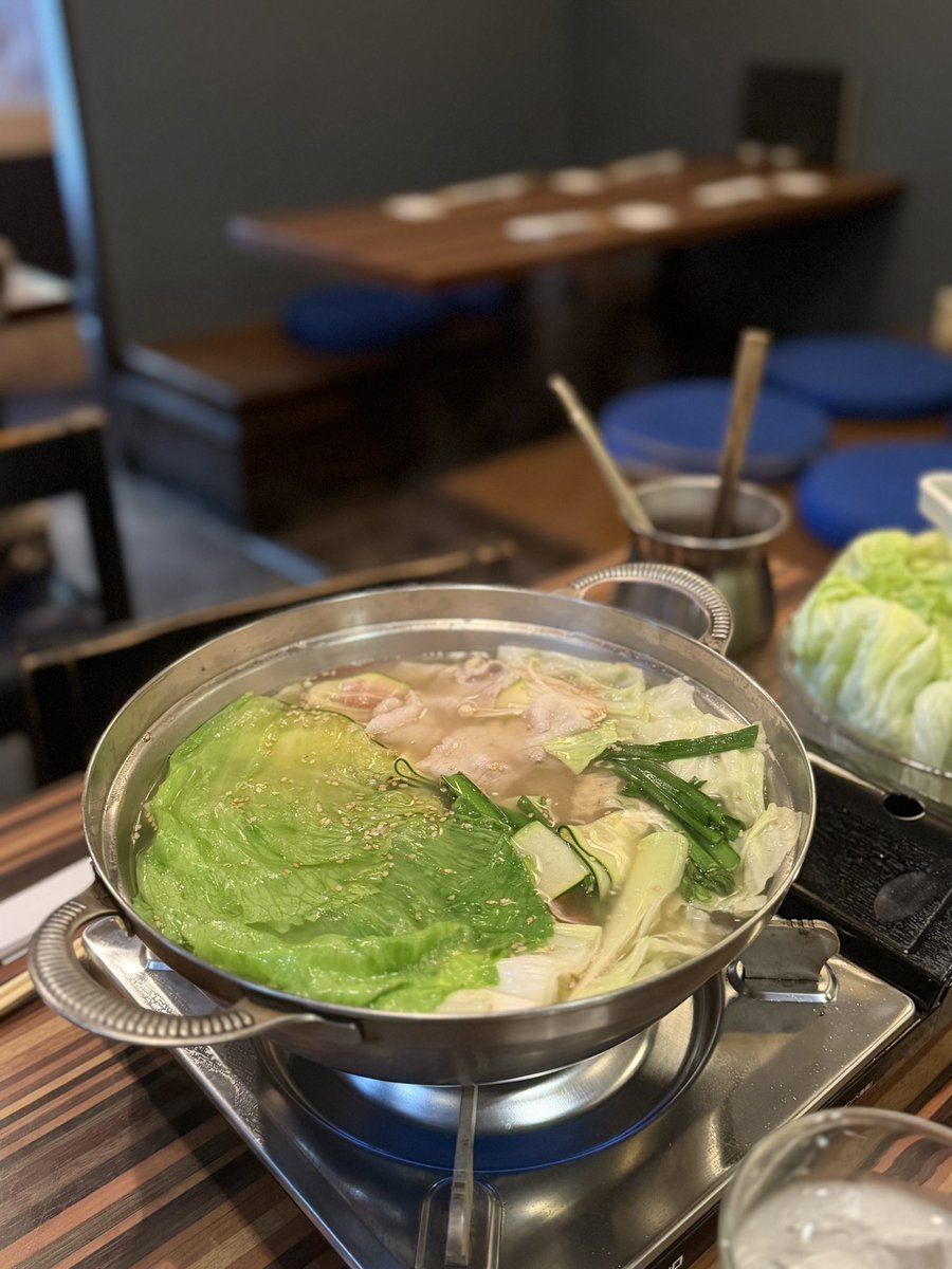 rinya6_'s tweet photo. ういたんとレタしゃぶ吟🥬
野菜はゼロカロリー> ̫<♩ https://t.co/QQdCXJlUeo