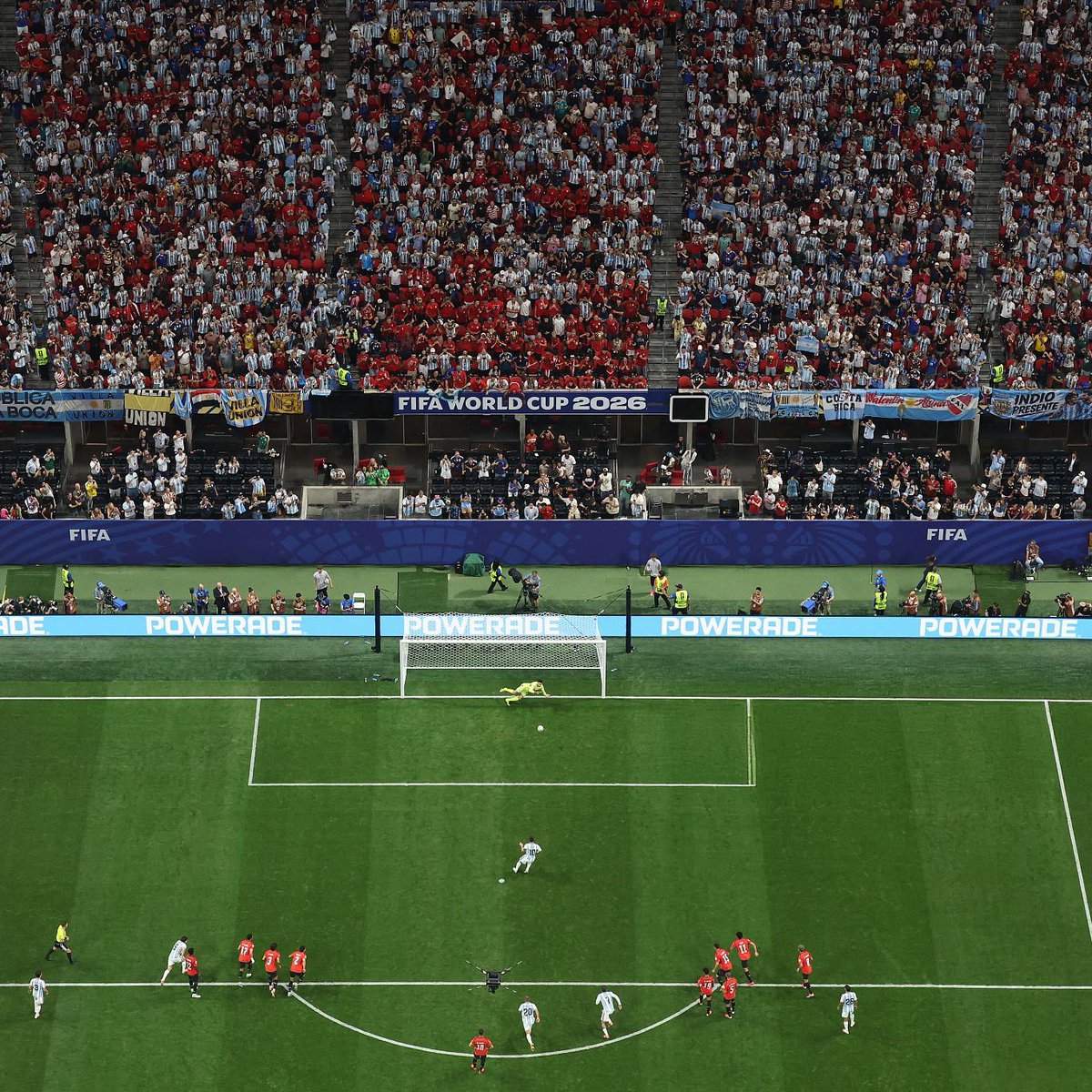 centregoals's tweet photo. 🚨🚨| Lionel Messi has become the first player in FIFA World Cup history to 𝐌𝐈𝐒𝐒 two consecutive penalties. https://t.co/8Su6VjKqfr